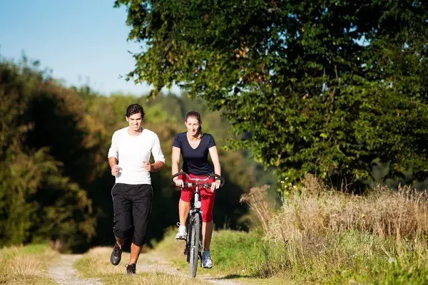 het verschil tussen hardlopen en fietsen