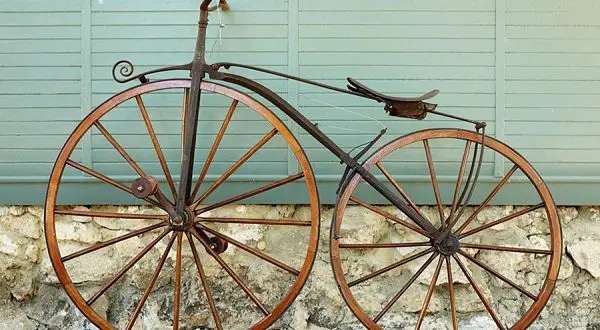 Geschiedenis van de fiets - wie vond hem uit en in welk jaar, schets van de eerste fiets