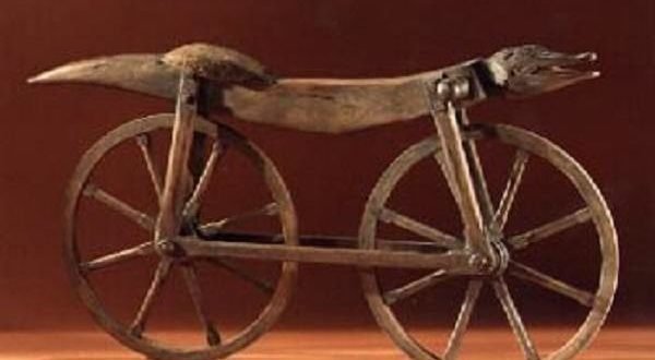 De eerste houten fiets - jaar van uitvinding, ontstaansgeschiedenis